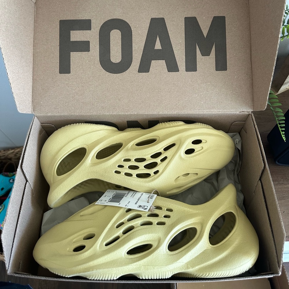 Yeezy foam runners men’s 11